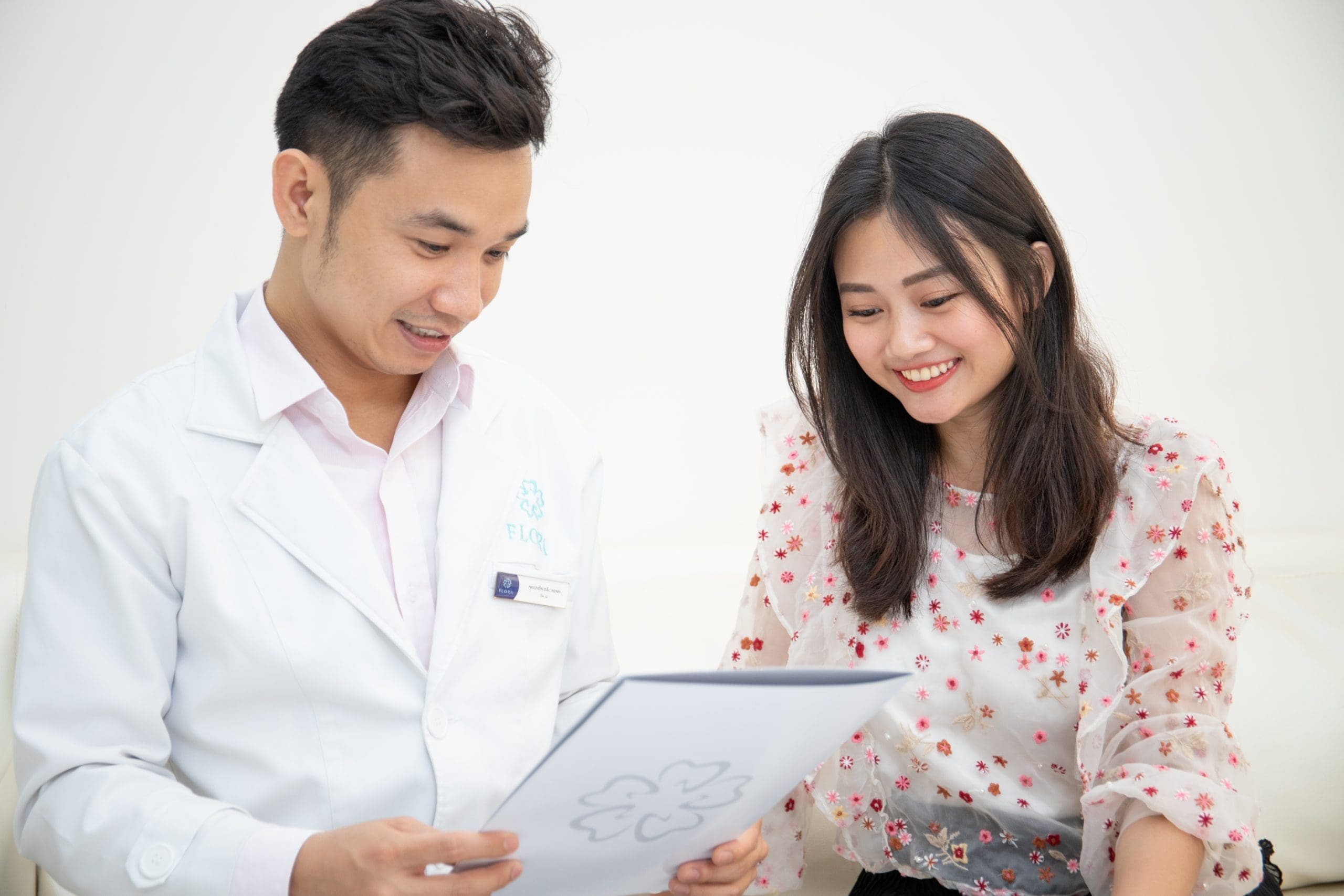 Thăm khám và chẩn đoán ở nha khoa Flora