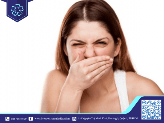 Tái khám nếu răng sứ gây hôi miệng (ảnh minh họa)