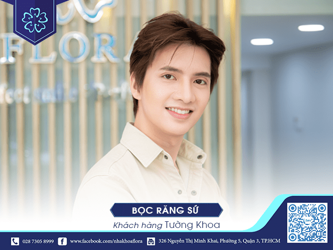 Khách hàng với hàm răng trắng sáng