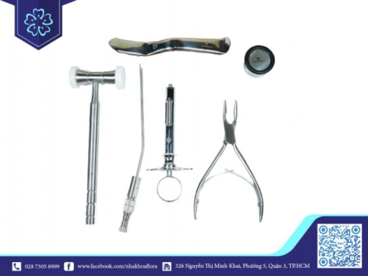 Bộ dụng cụ trồng răng Implant